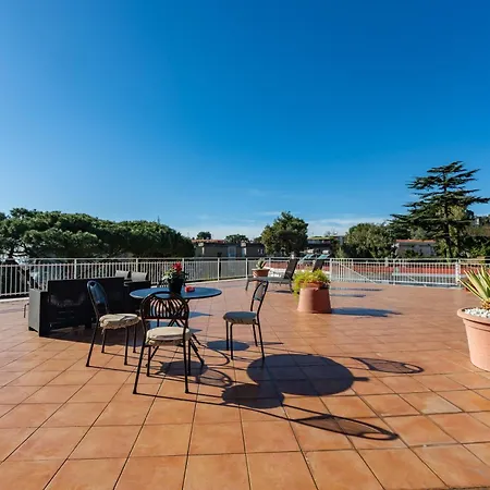 Apartament Petrarca 20a, *
