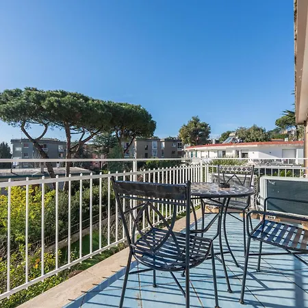 Petrarca 20a, Apartment *