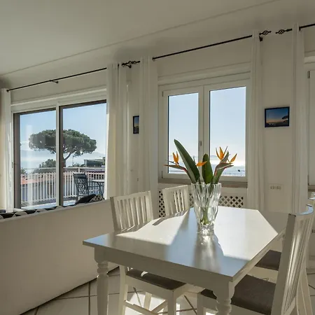 Apartament Petrarca 20a, *