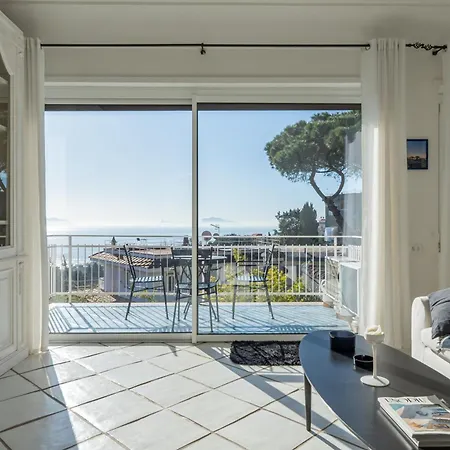 Petrarca 20a, Apartment *