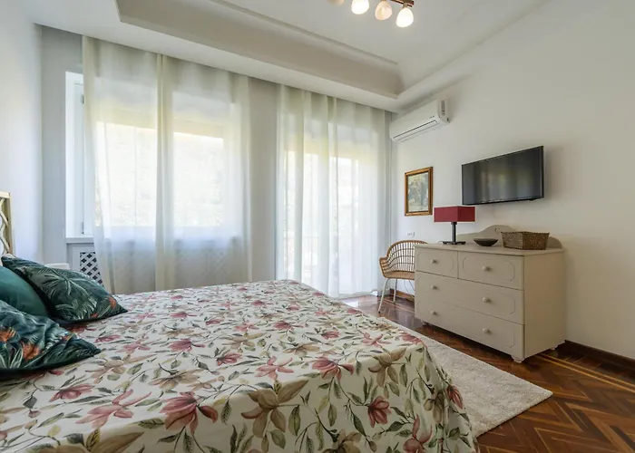 Petrarca 20a, Apartment