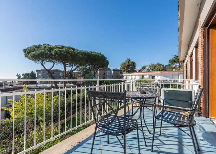 Petrarca 20a, Apartment *